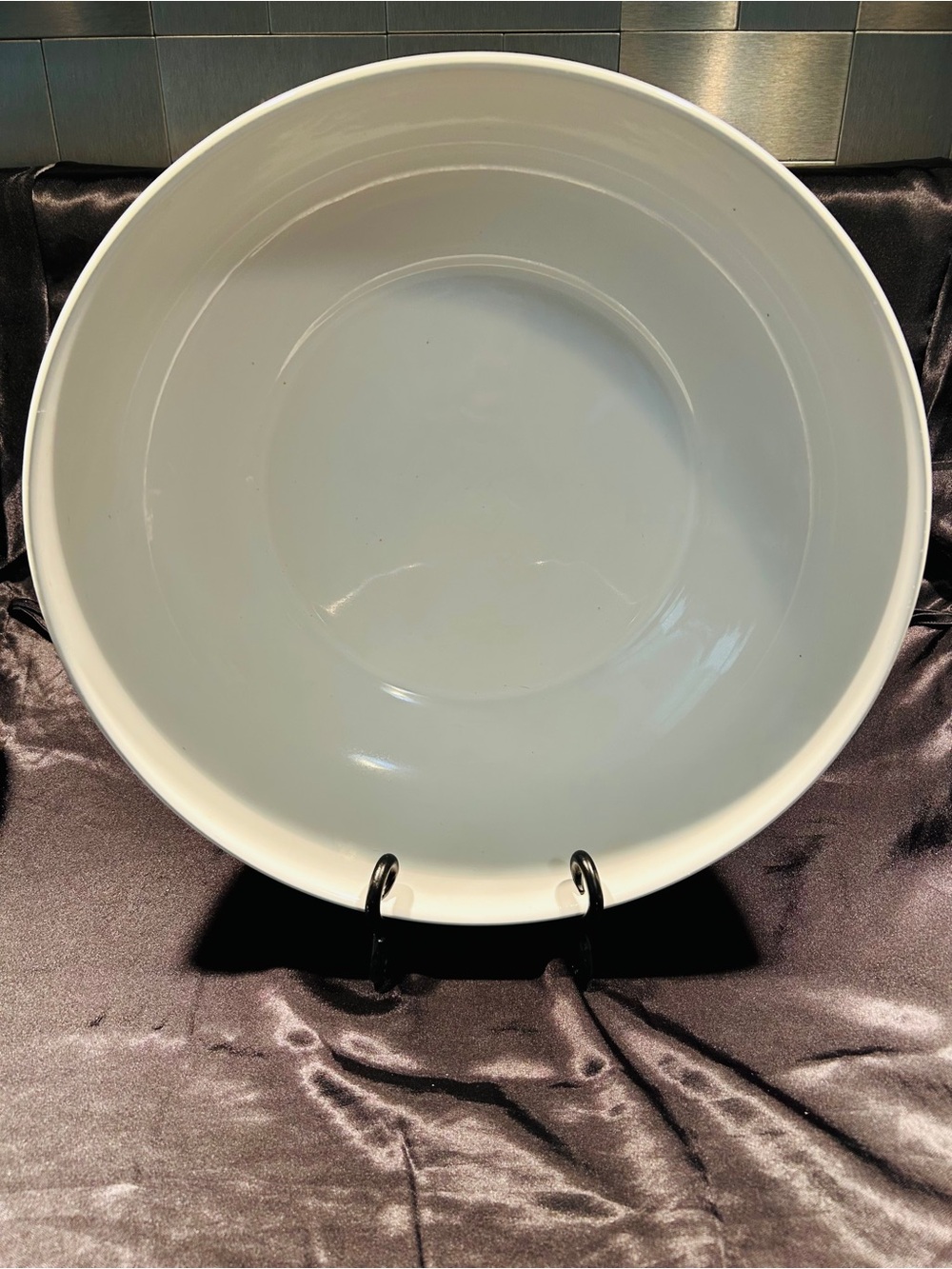 Classic White Ceramic Serving Bowl for Everyday Entertaining